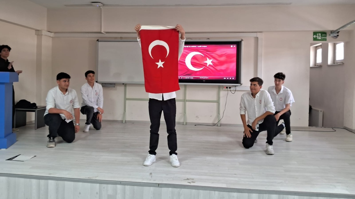 19 Mayıs Atatürk'ü Anma, Gençlik ve spor Bayramı okulumuzda coşkuyla kutlandı